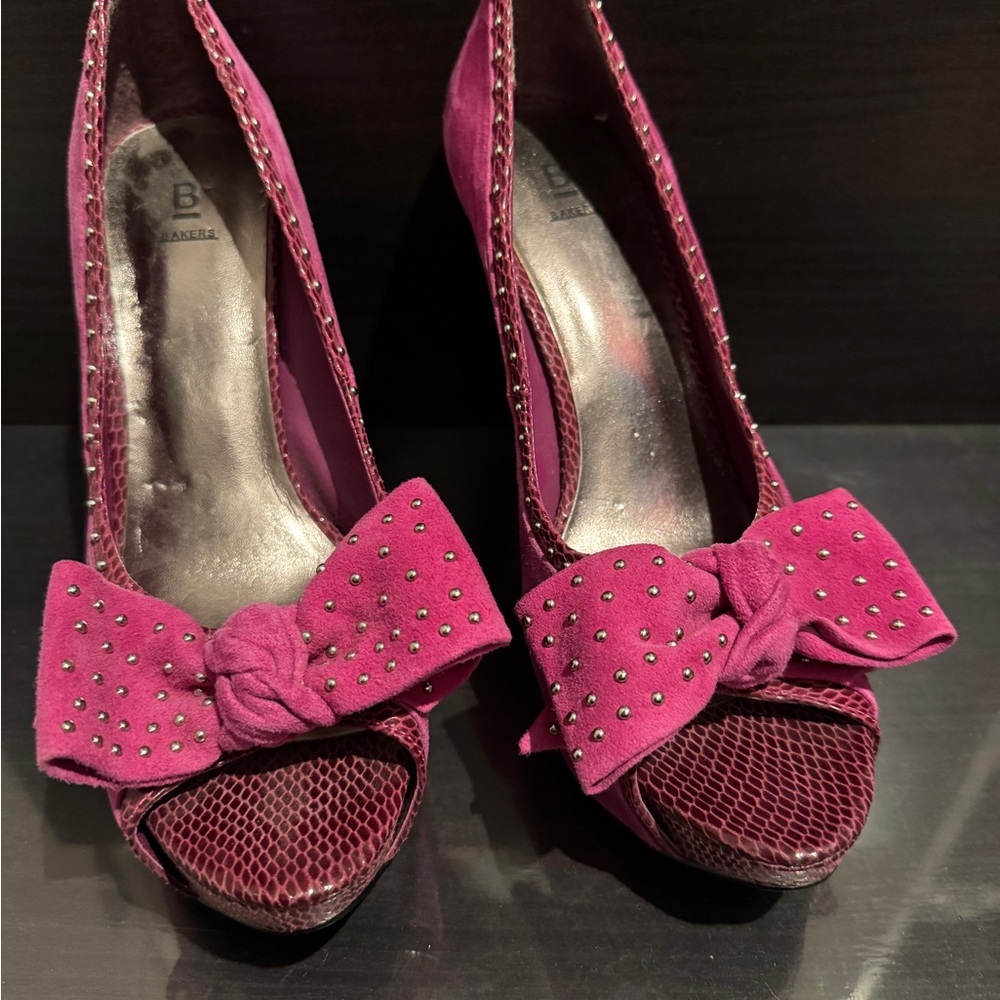 Bakers Women's Fuchsia Bow Heels